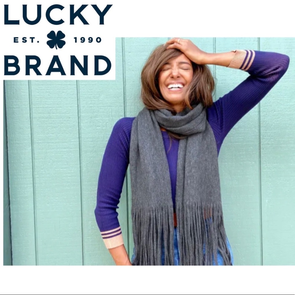 NWT | Lucky Brand Grey Fringed Scarf 🖤